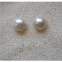VINTAGE PAIR  of  MABE PEARLS 16 1/2MM /GEMS #2212643