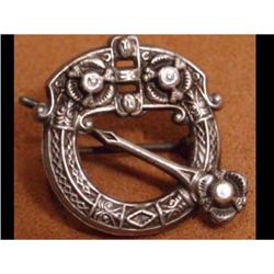 1871  Hallmarked Scottish sterling FACES brooch#2212946
