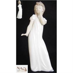 Lladro (Nao)  Figurine  #2224670