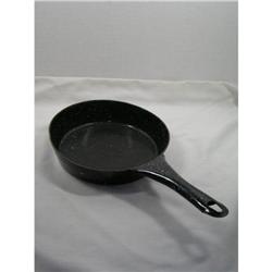 VINTAGE SMALL BLACK ENAMEL GRANITEWARE SKILLET #2224789