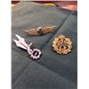 Image 1 : Pins/Medals--4