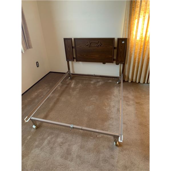 Vintage Wooden 3-Piece Bedrom Set