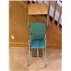 Image 2 : Vintage Highchair