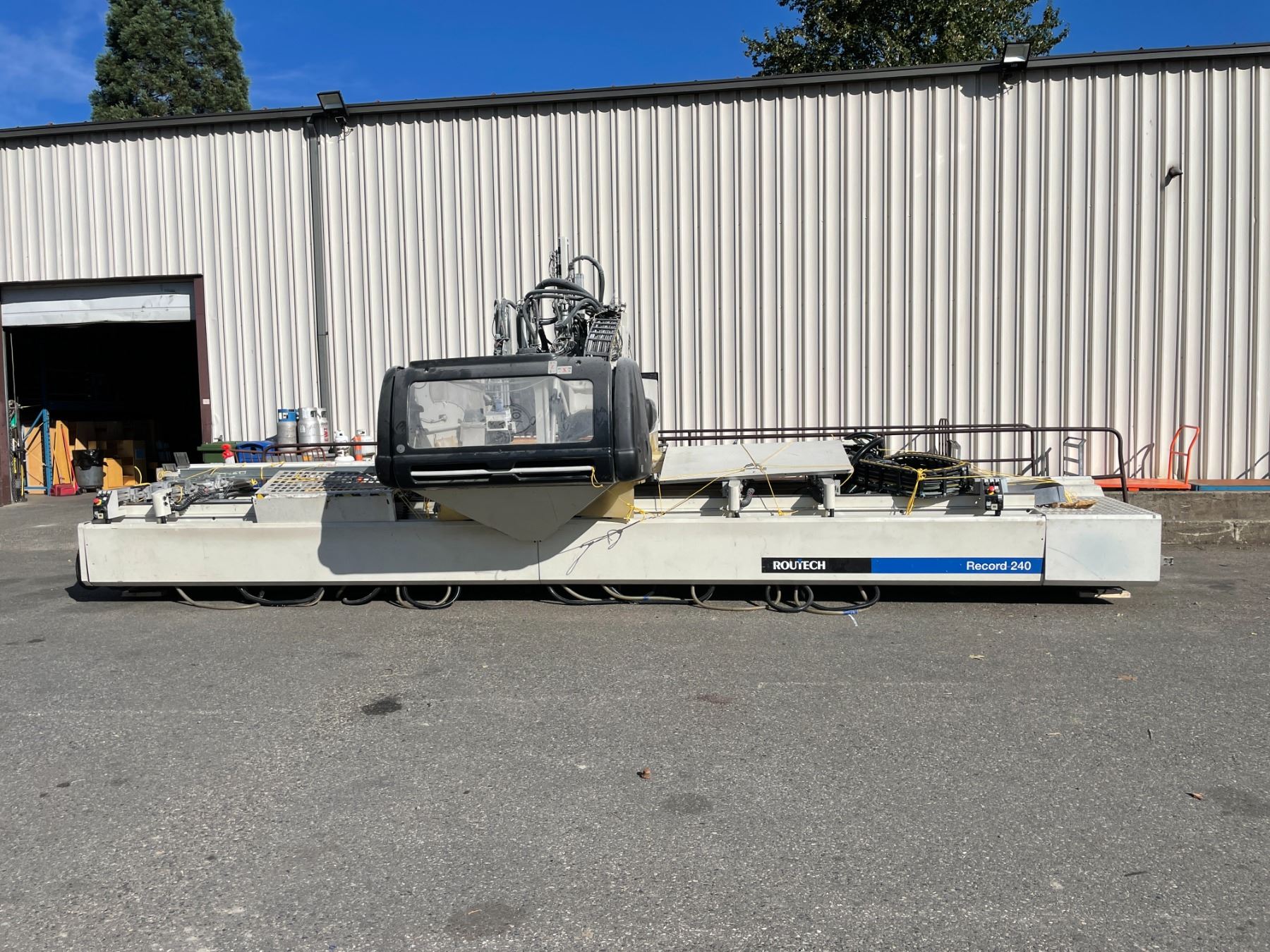 Routech R200 *H 2001 ROUTECH RECORD 240 TV 5 AXIS 400V - 50-60HZ CNC MACHINING ...