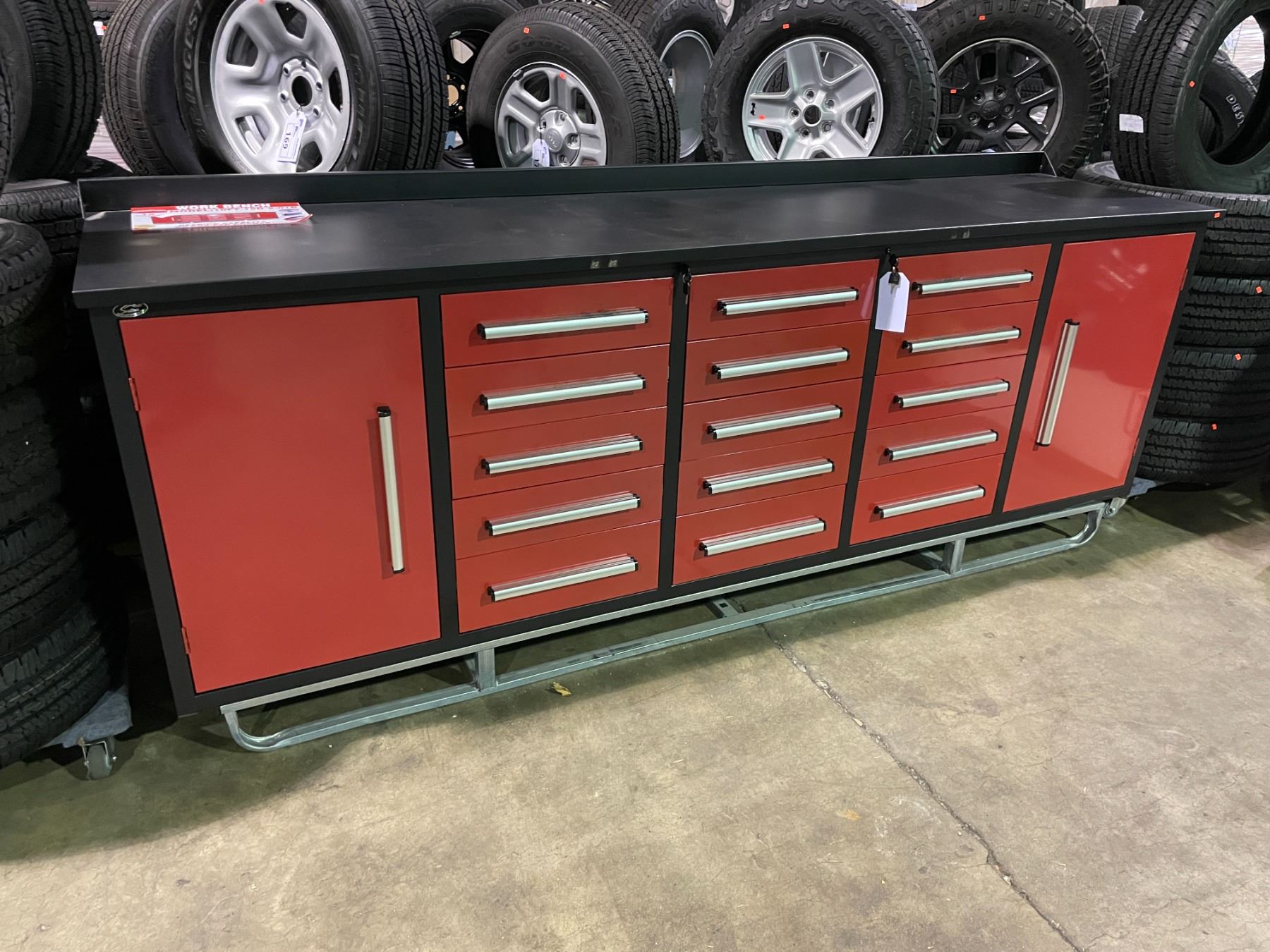 RED STEELMAN 15 DRAWER 2 DOOR WORK BENCH H36