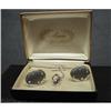 Image 1 : VINTAGE CUFFLINKS & TIE PIN SET IN BOX #2179741