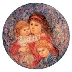 Yevette Avec Ses Enfantes Limoge plate by Edna #2223298