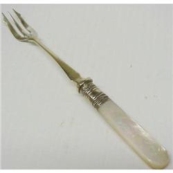 LOVELY PEARL/SILVER OLIVE FORK #2240443