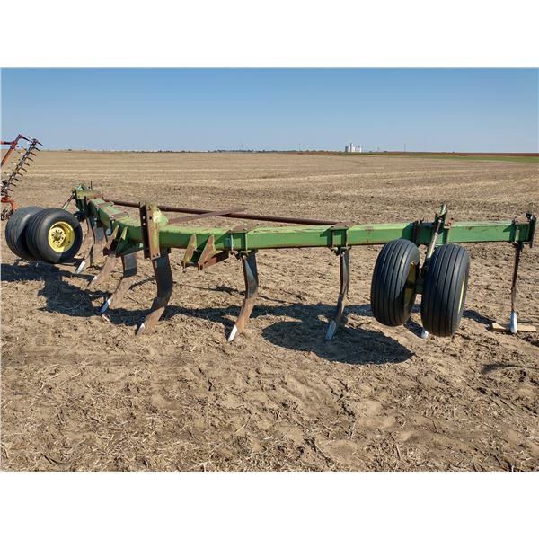 John Deere Ripper - 9 Shank