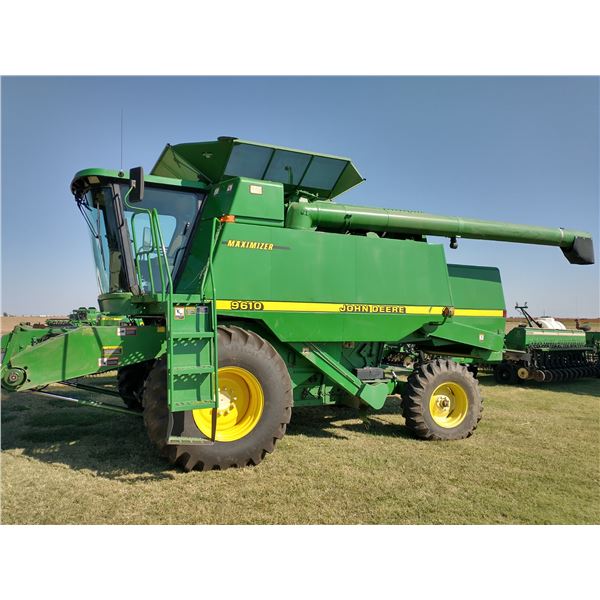 John Deere 9610 Combine w/30' Header