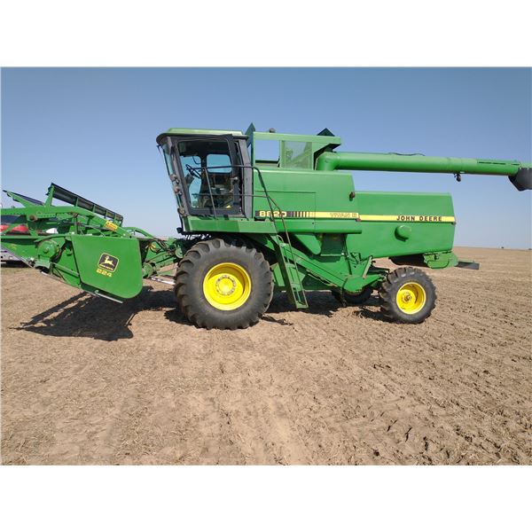 John Deere 8820 Combine w/24' Header