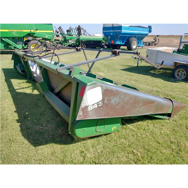 John Deere 843 Cornhead