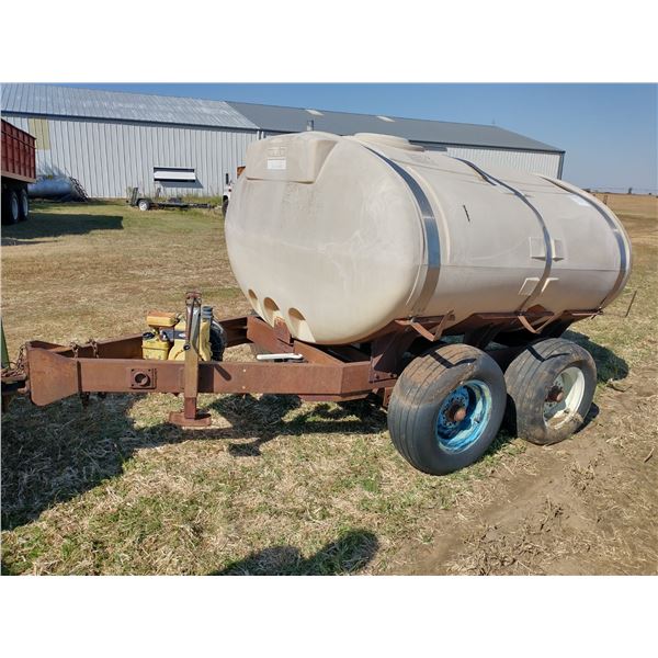 1000 Gal Nurse white tank on trailer