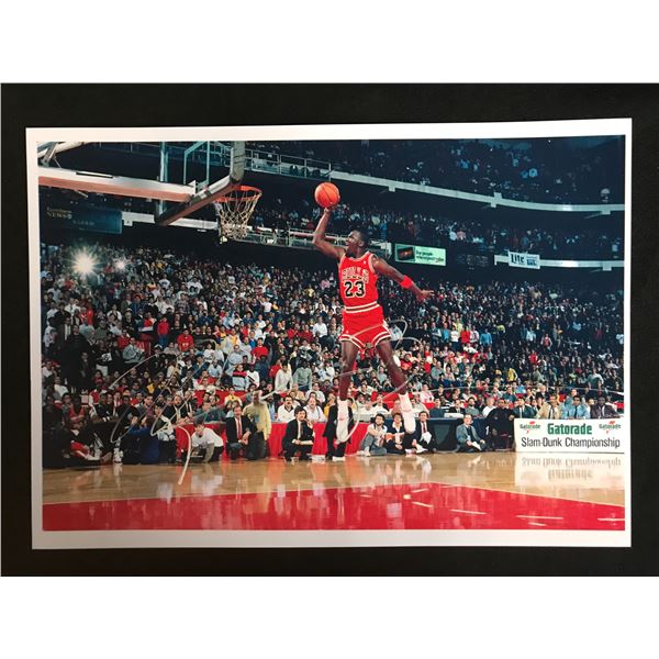 MICHEAL JORDAN SIGNED SLAM DUNK CONTEST 8 X 10 ( RA COA)