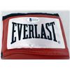 Image 2 : SUGAR RAY LEONARD SIGNED EVERLAST BOXING GLOVE (BECKETT COA)