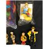 Image 2 : GROUP OF VINTAGE PLASTIC TOYS PROMO TOYS