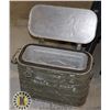 Image 1 : VINTAGE MILITARY COOLER