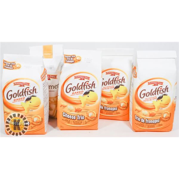 LOT OF GOLDFISH CRACKERS