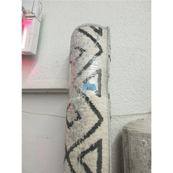 8' x 10' Low Pile Patterned Area Carpet