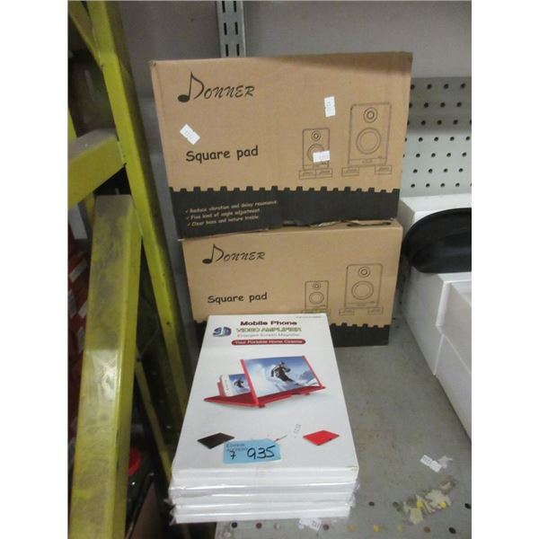 Donner Square Pads & Cell Phone Screen Magnifiers