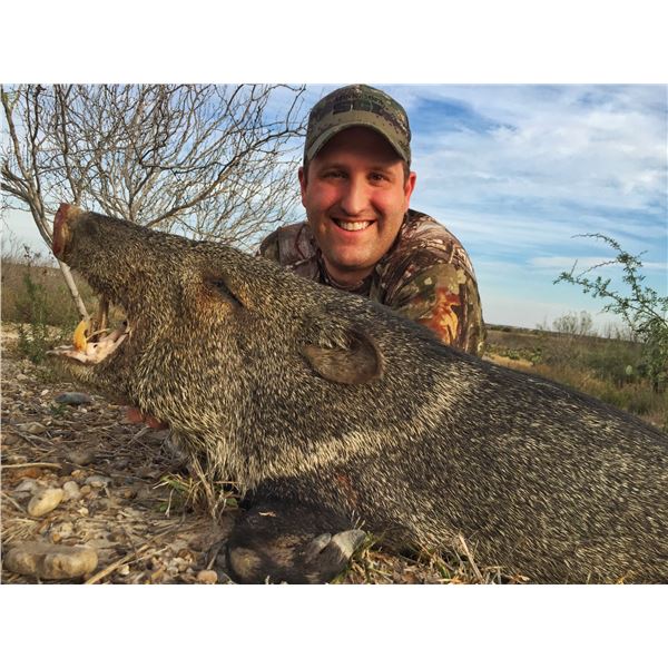 LEYENDECKER SAFARIS  South Texas Javelina Hunt for Three