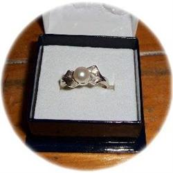 10k WG Retro Ribbon & Akoya Pearl Ring #2175811