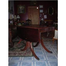 Mahogany table #2176097