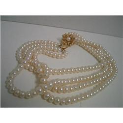 4 strings Pearls Necklace with gold shutter #2176631