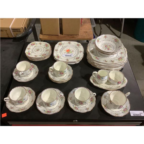 Royal Albert dishware Service Set