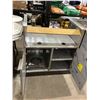 Image 2 : S.S Insert Grill Cabinet (22in L x 32 1/2in x 35 1/2in)