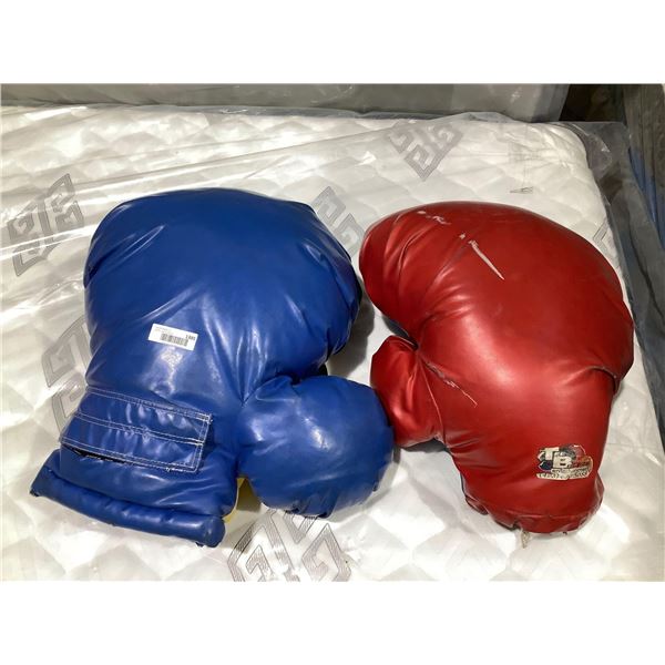 Set of 2 Oversized Boxing Gloves