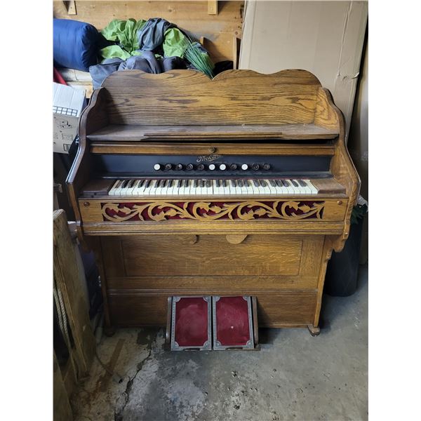 Vintage Organ *Working Condition*
