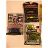 Image 2 : Group of 5 NEW collectible die-cast cars - 3 Greenlight (Motor World, Forrest Gump, M2 Machines, Bar
