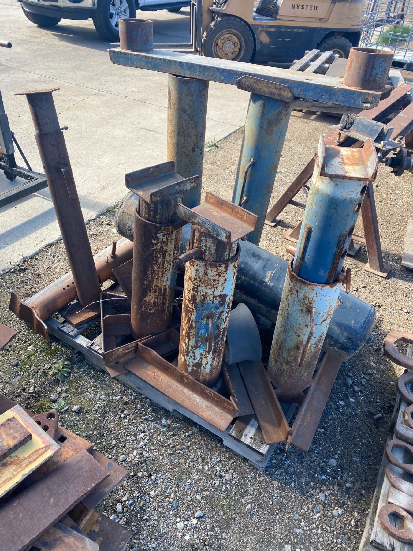 Lot of assorted stands