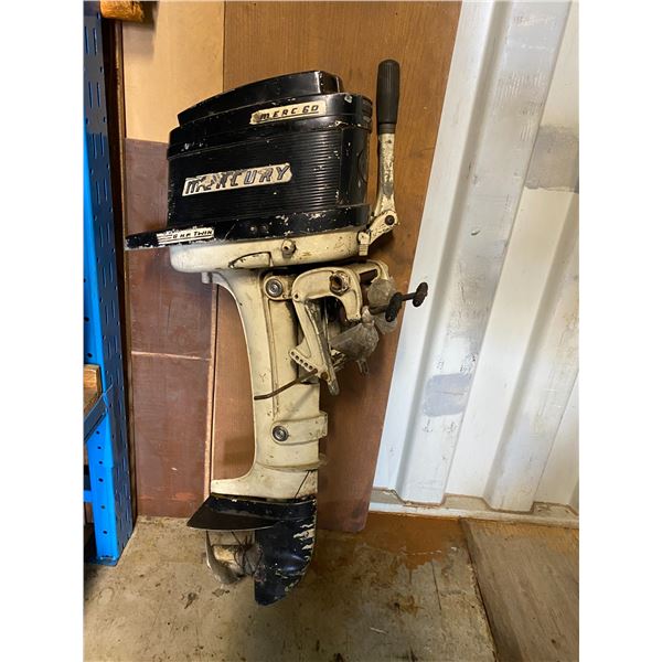 Mercury boat motor 2 one runs one for parts or repair comes with gas tank