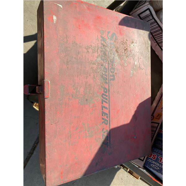 Snap on king pin And perch pin puller