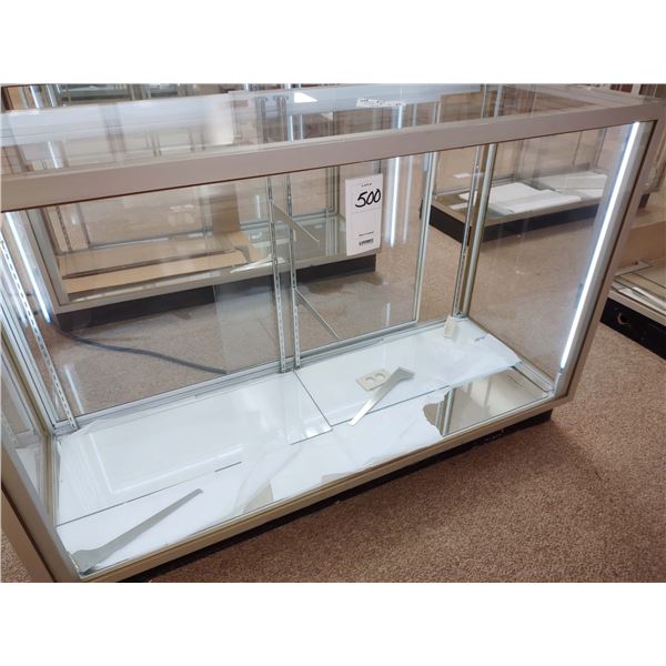 5 FT X 22" X 40" HIGH QUALITY ILLUMINATED GLASS SHOWCASE