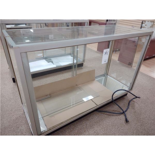 5 FT X 22" X 40" HIGH QUALITY ILLUMINATED GLASS SHOWCASE