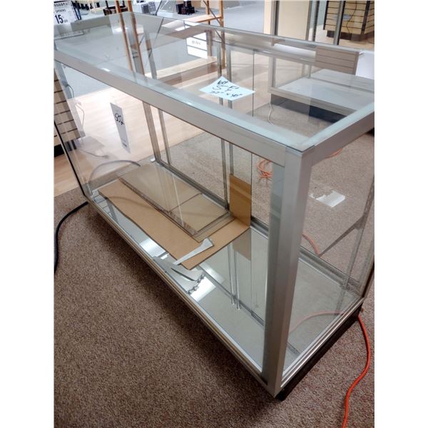 5 FT X 22" X 40" HIGH QUALITY ILLUMINATED GLASS SHOWCASE