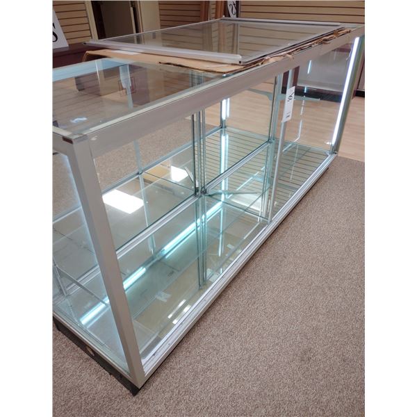 7 FT X 22" X 40" BERG ILLUMINATED GLASS SHOWCASE