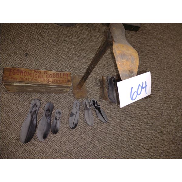 ANTIQUE SHOE COBBLER ANVIL & LARGE LOT OF ANTIQUE FORMS