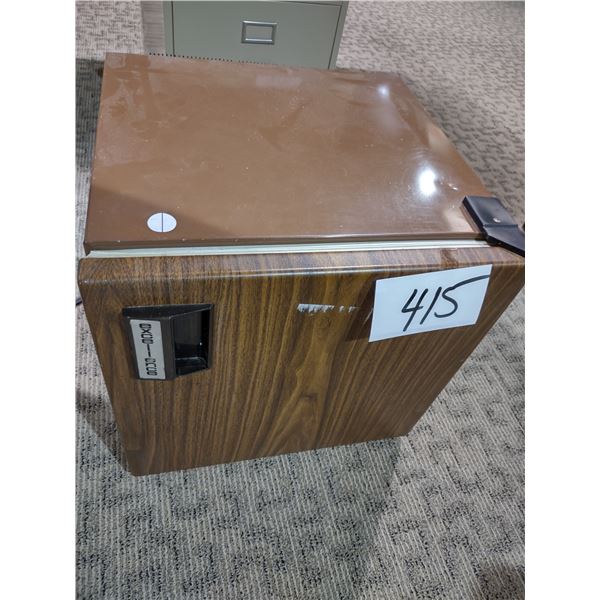 MINI FRIDGE, WORKS
