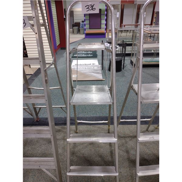 WERNER #265 5 1/2 FT ALUMINUM STEP LADDER