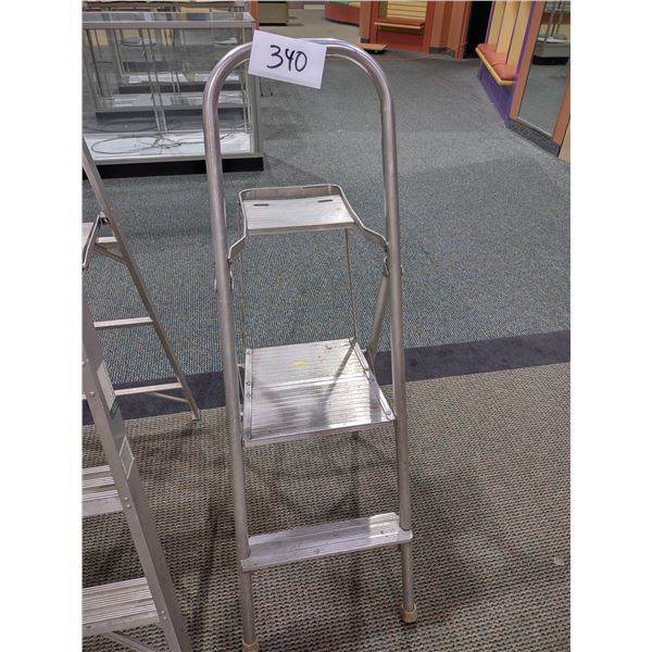 WERNER #264 4 1/2 FT ALUMINUM STEP LADDER