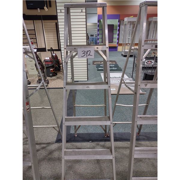 USA 6 FT ALUMINUM STEP LADDER
