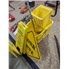 Image 2 : JANITORIAL EQUIPMENT LOT