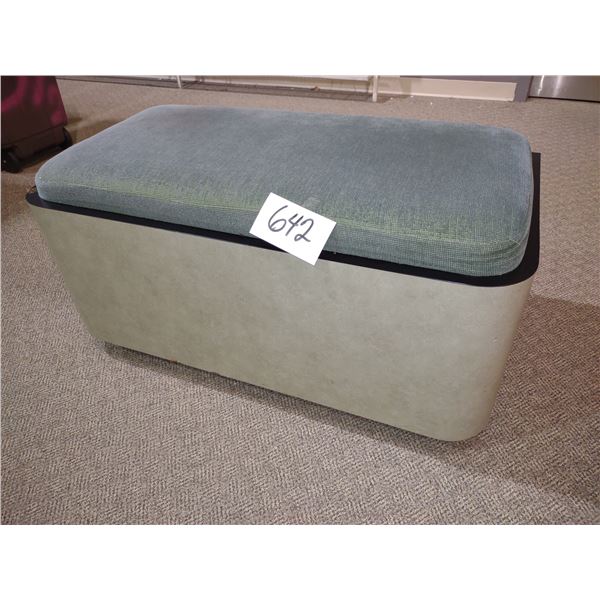 WOOD AND LAMINATE SOFT CUSHIONED BENCH
