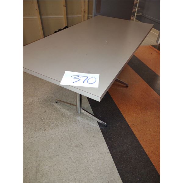 WOOD LAMINATE TABLE