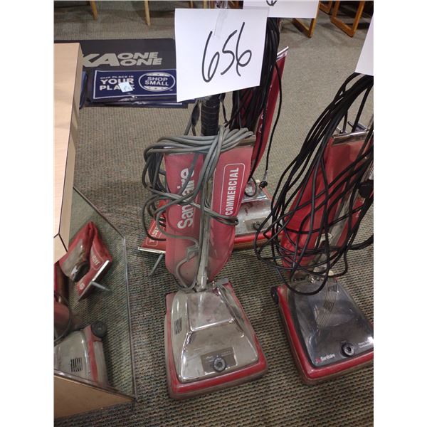 SANITAIRE COMMERCIAL VACUUM CLEANER, WORKS