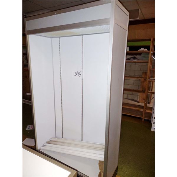 LIGHT-UP DISPLAY CASE